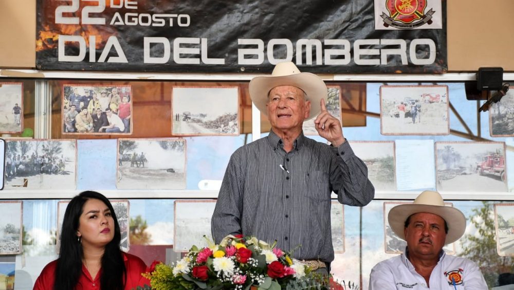 Refrenda alcalde, Miguel Ángel Angulo Acosta, su apoyo y respaldo a Bomberos Angostura