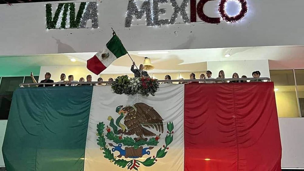 Retumba en Angostura el ¡Viva México! a cargo del alcalde, Miguel Ángel Angulo Acosta