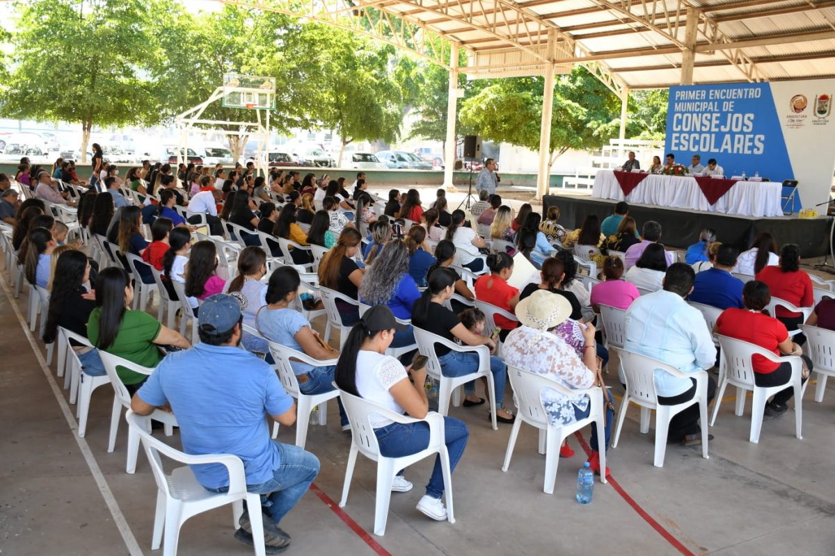 Autoridades de Angostura realizan el primer Encuentro Municipal de Consejos Escolares