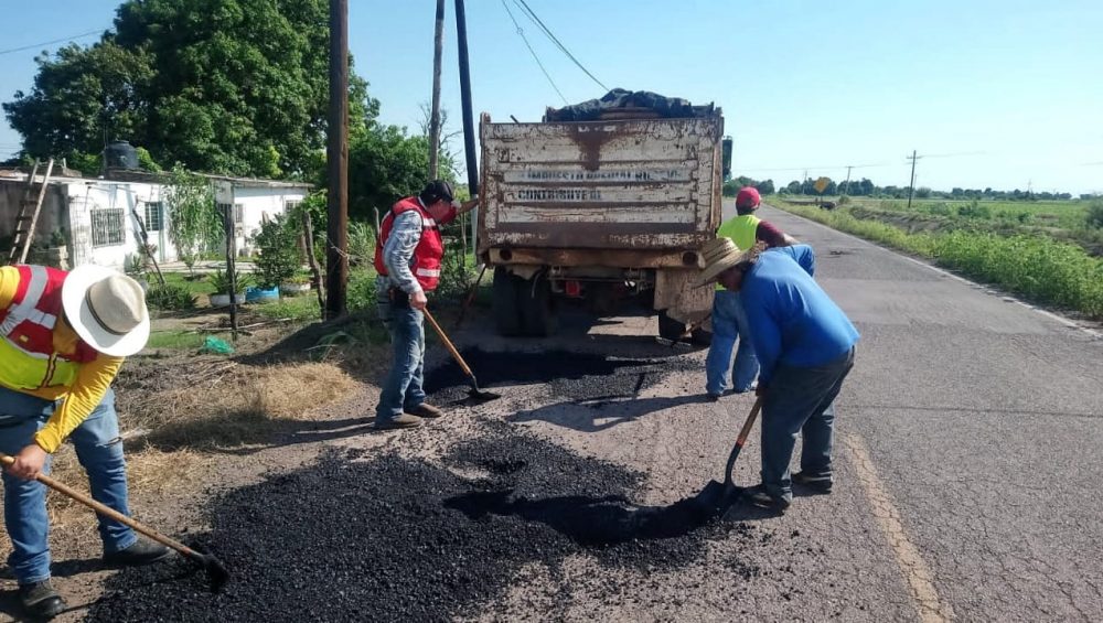 Rehabilita Obras Públicas de Angostura carreteras y caminos de terracería en comunidades