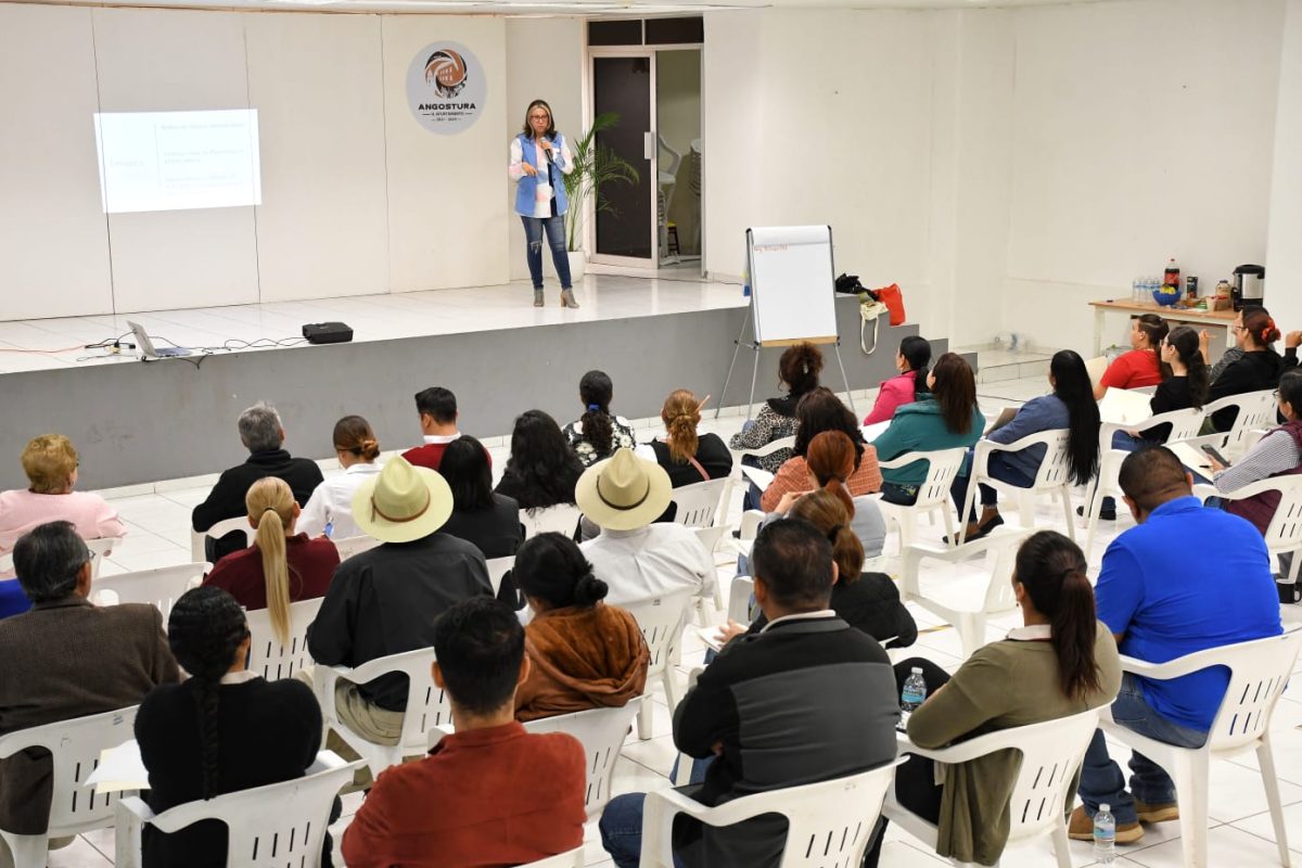 Funcionarios de Angostura reciben taller de Igualdad Laboral y la No Discriminación