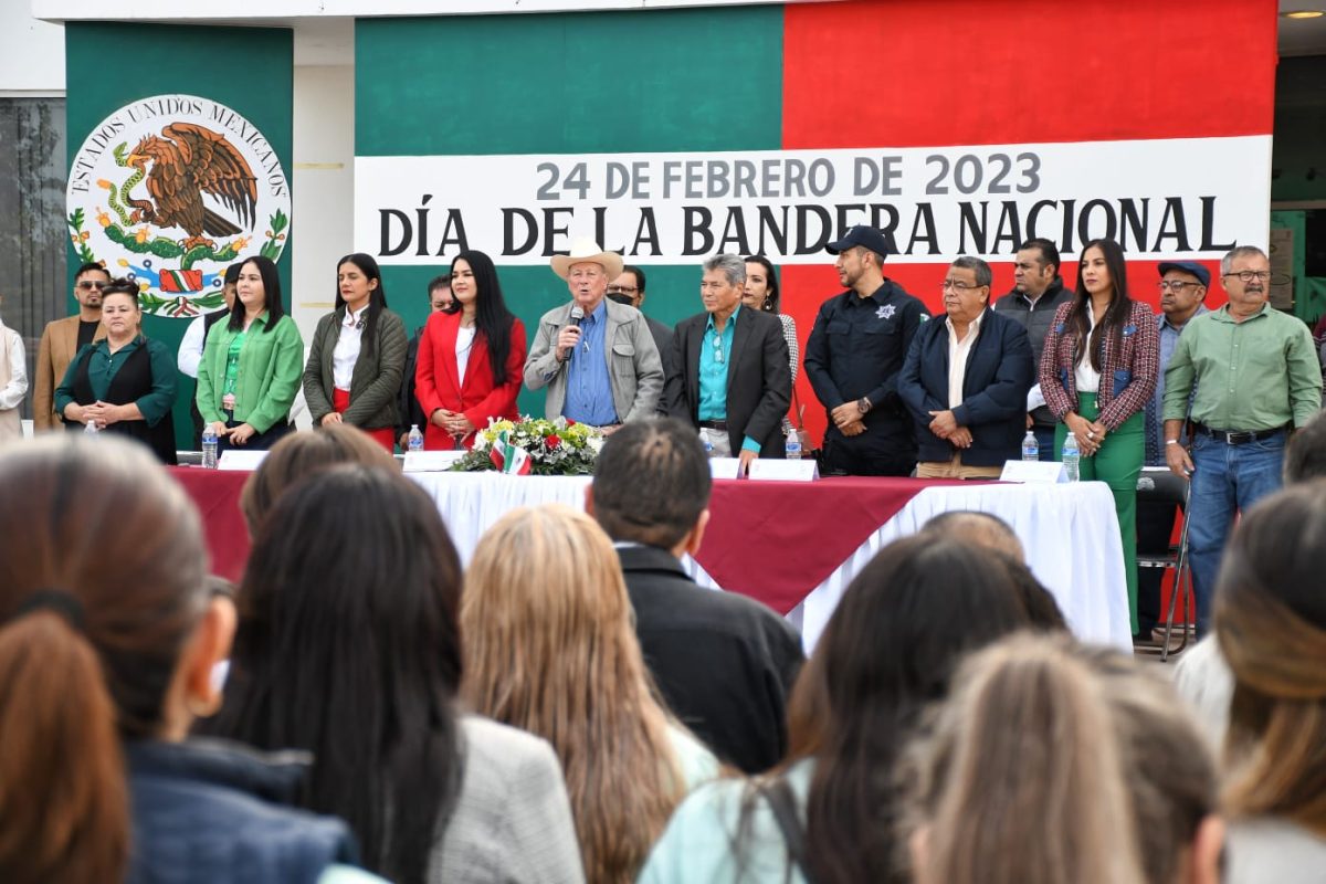 Con gran honor, autoridades municipales y educativas de Angostura conmemoran el Día de la Bandera Nacional