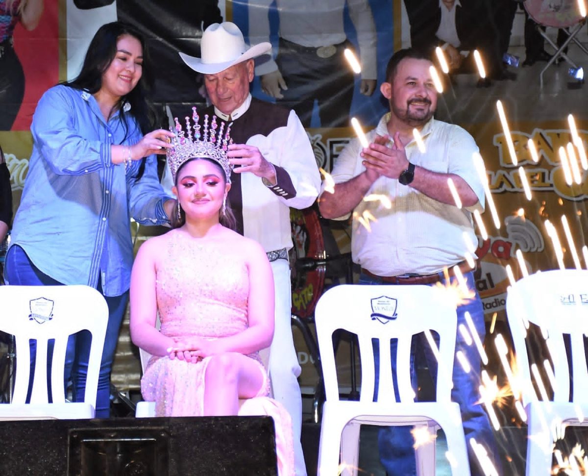 Encabeza alcalde de Angostura inauguración de la Feria de San Pedro y San Pablo, en Alhuey